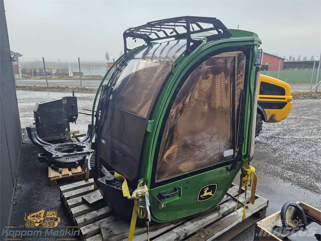 John Deere 1270G Kabiny i wnętrze