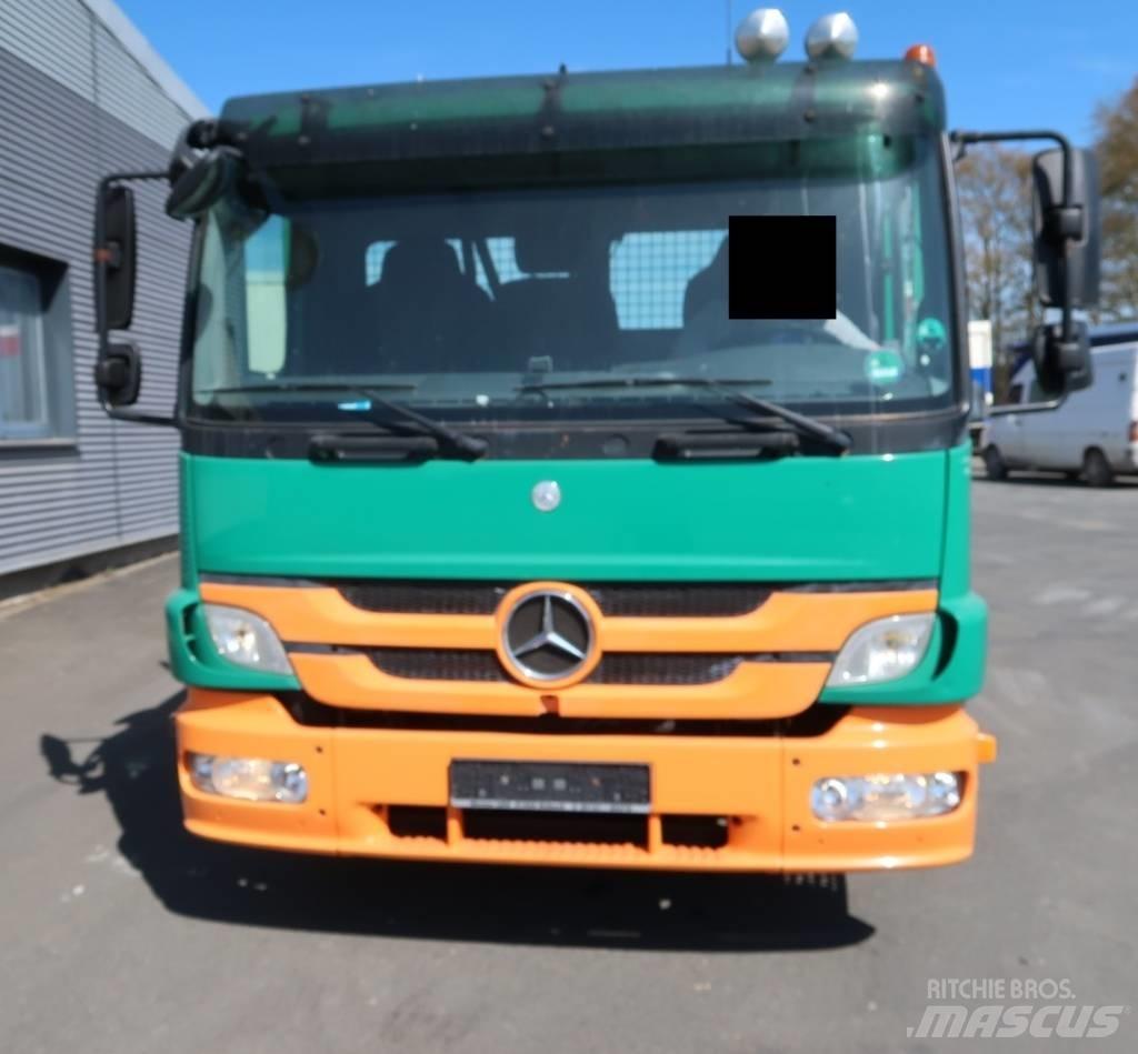 Mercedes-Benz 822 L Pick-upy / Pojazdy z otwieranymi burtami