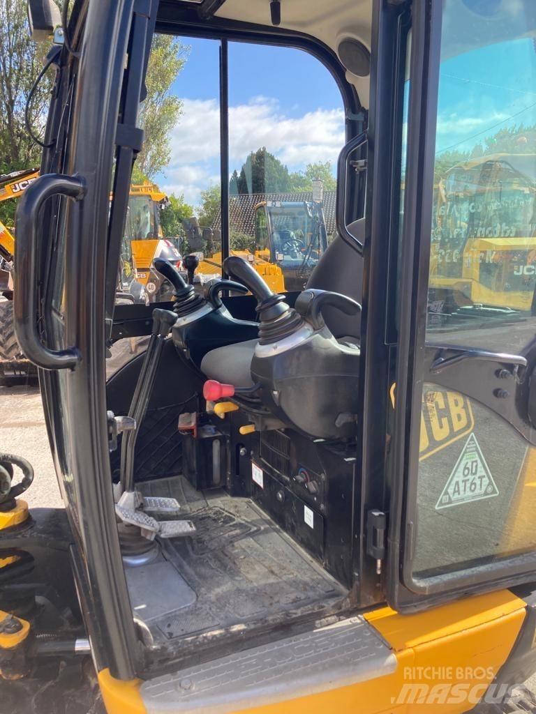 JCB 8026 CTS Minikoparki
