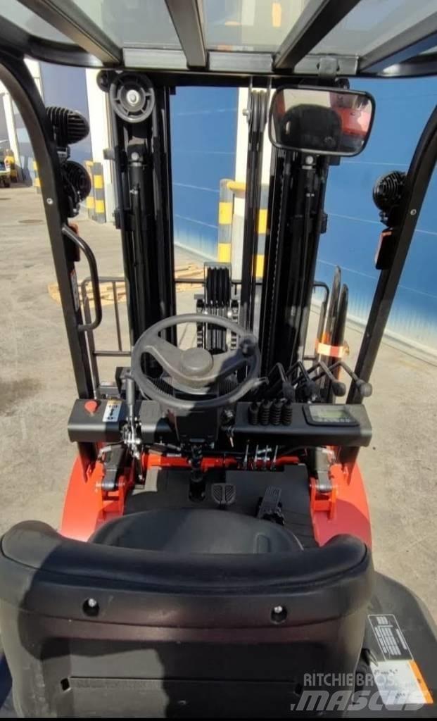 EP EQUIPMENT EFL302 Wózki elektryczne