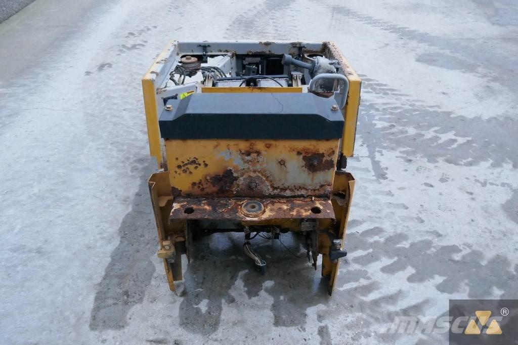 CAT 220-2800 Kabiny i wnętrze