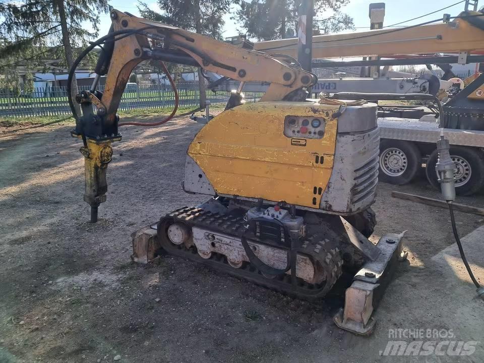 Brokk 180 Minikoparki