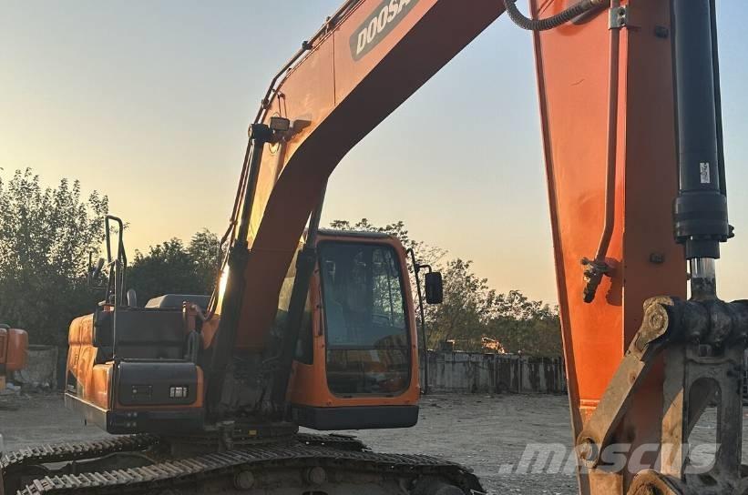 Doosan DX220 Koparki gąsienicowe