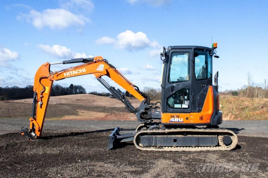 Hitachi ZX48U Minikoparki