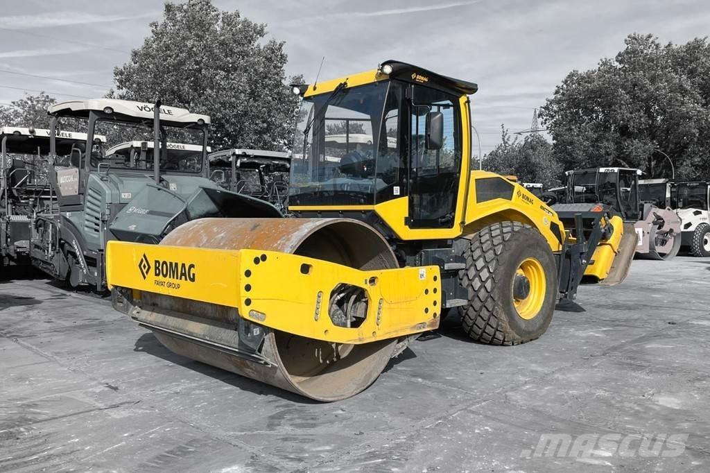 Bomag BW 213 D-5 Walce jednobębnowe