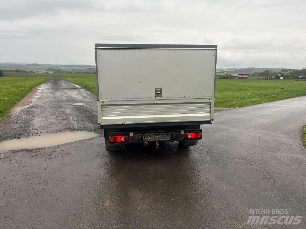 Volkswagen T5 Samochody ciężarowe ze skrzynią zamkniętą