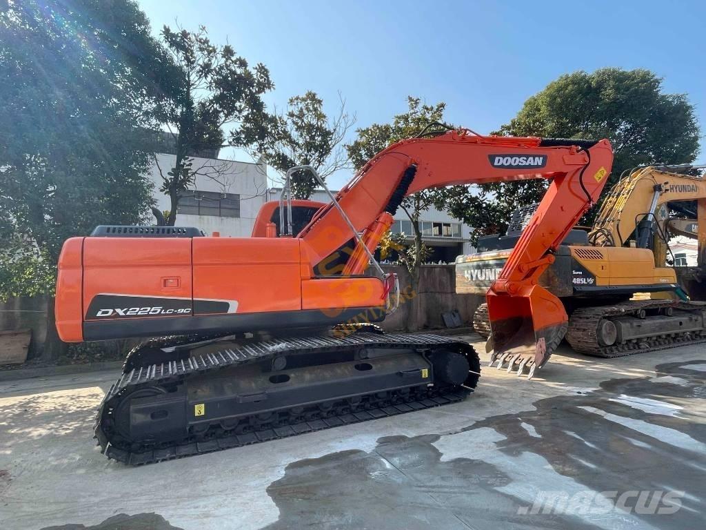 Doosan DX 225 LC Koparki gąsienicowe