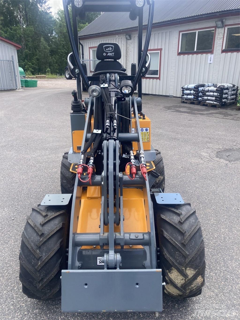 GiANT G1100 Ładowarki wielofunkcyjne
