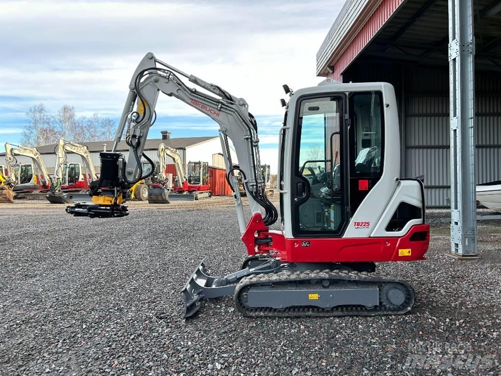 Takeuchi TB225 Minikoparki