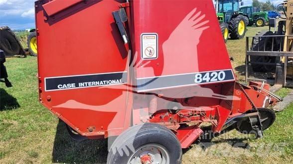 Case IH 8420 Prasy zwijające