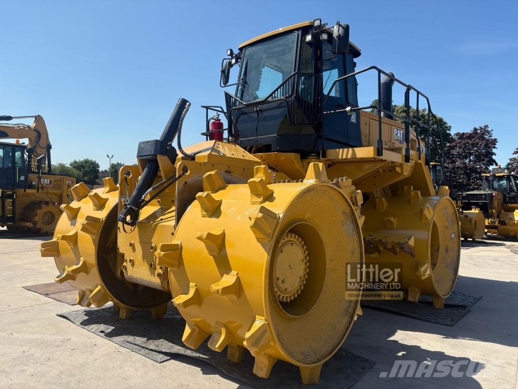 CAT 826 Kompaktory