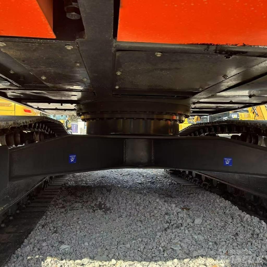 Doosan 225LC-9c Koparki gąsienicowe