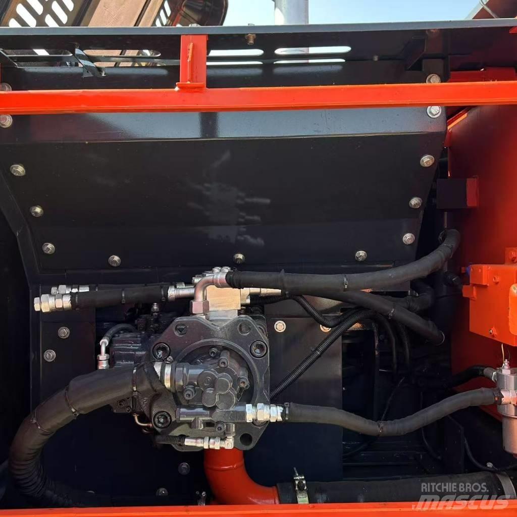 Doosan 225LC-9c Koparki gąsienicowe