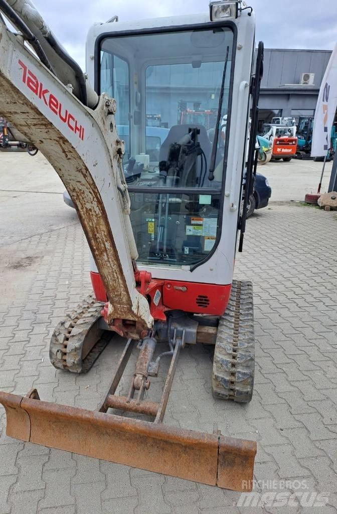 Takeuchi TB 216 Minikoparki