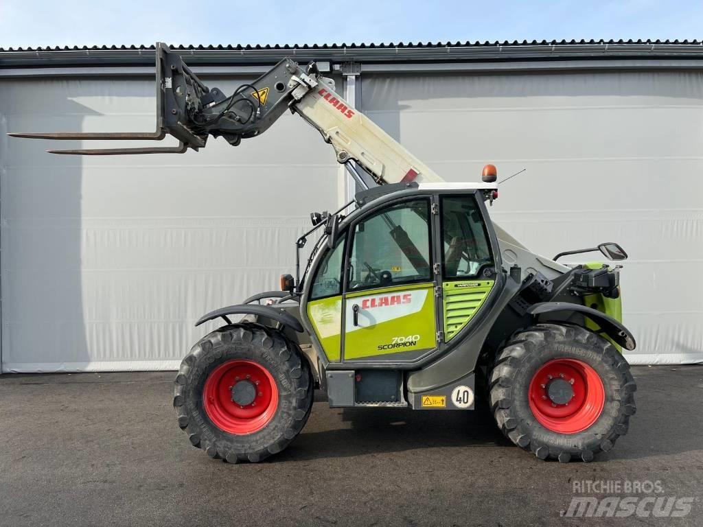 CLAAS SCORPION 7040 Ładowarki rolnicze