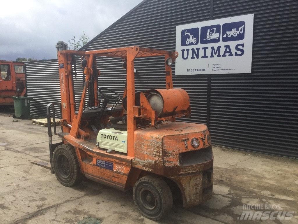Toyota FG 30 Wózki LPG