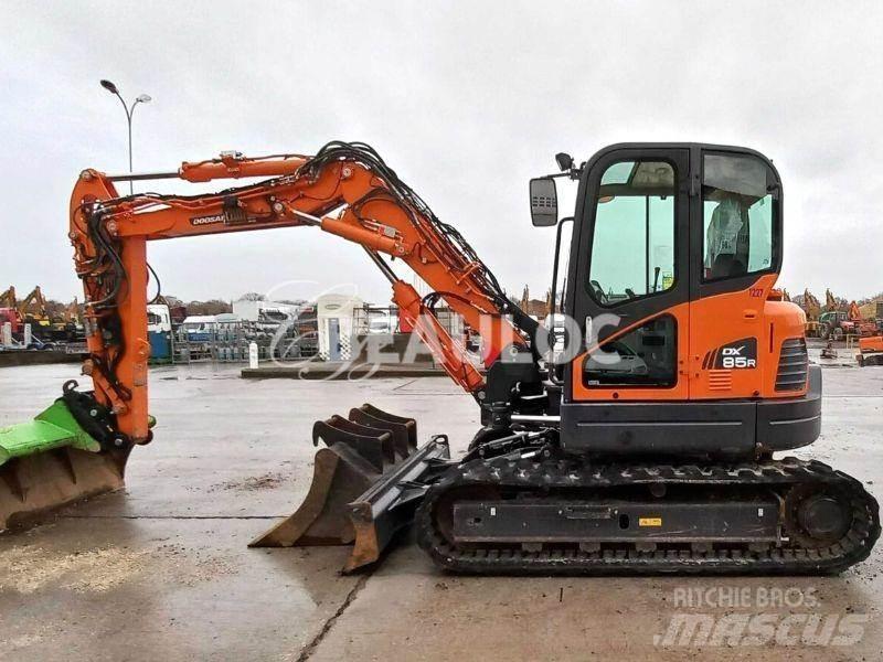 Doosan DX85R Koparki gąsienicowe