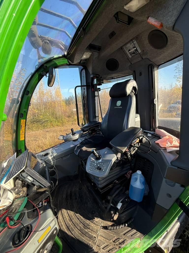 John Deere 1070 E Harwestery