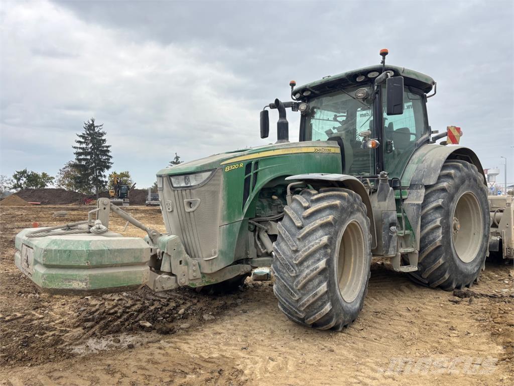 John Deere 8320R Maszyny budowlane - Inne