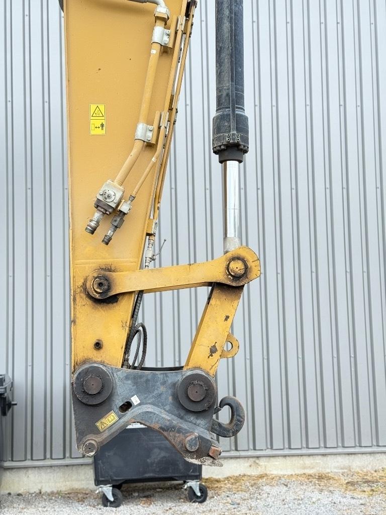 CAT 326 F L Koparki gąsienicowe