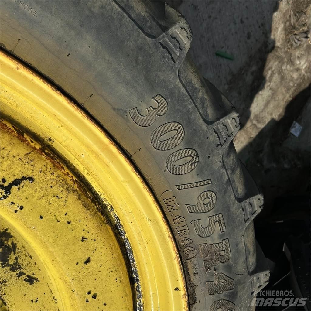  300/95R46 Opony, koła i felgi