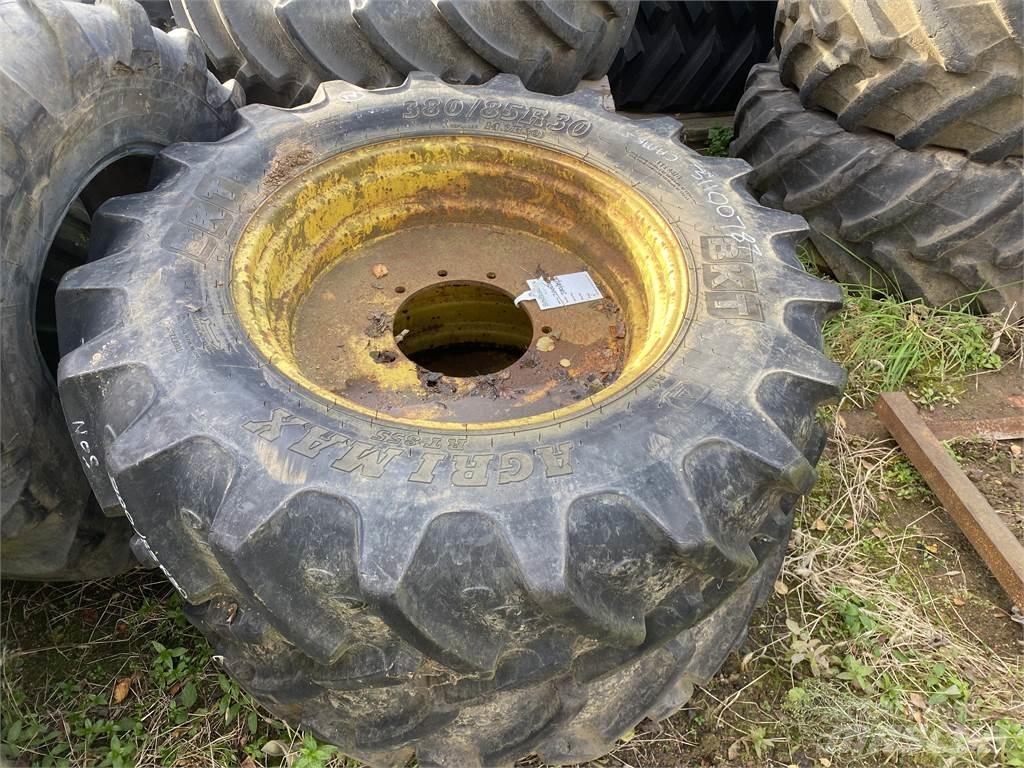  380/85R30 Opony, koła i felgi