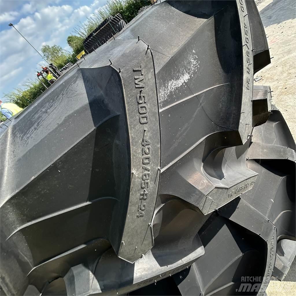  420/85R24 Opony, koła i felgi