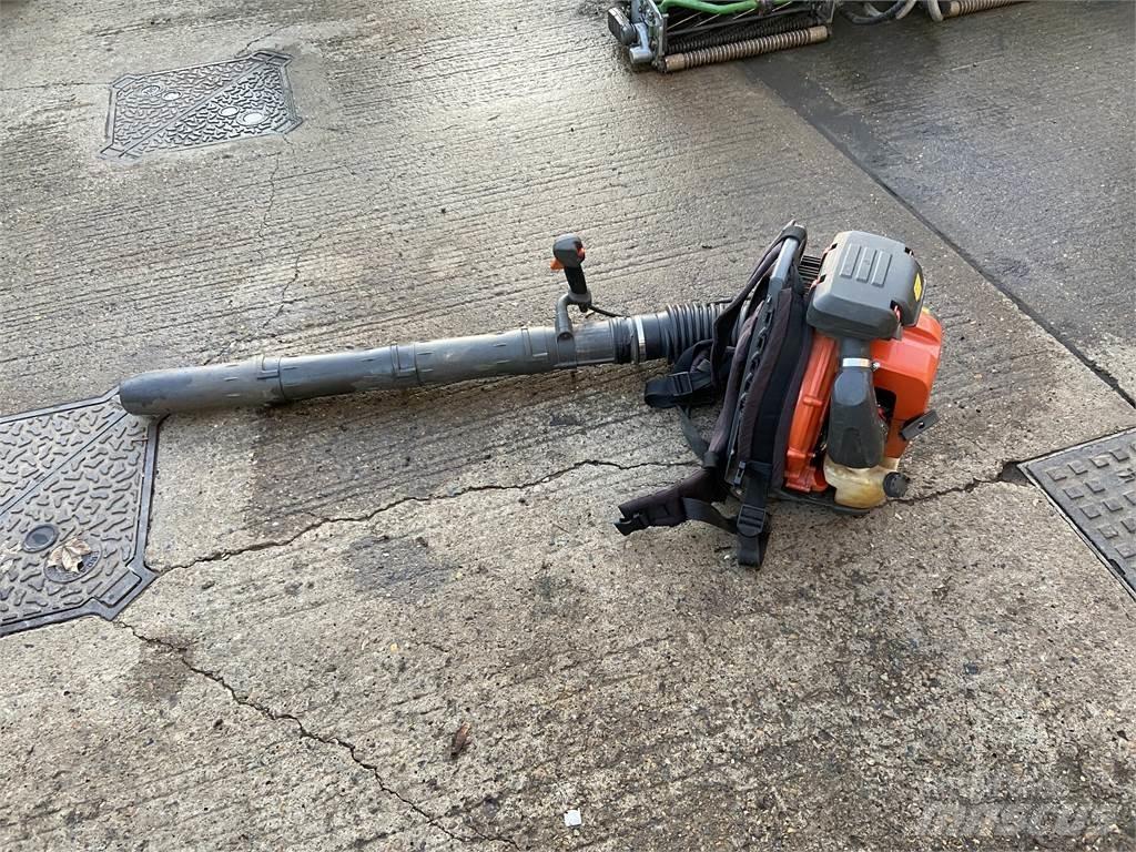 Husqvarna 570BTS Maszyny rolnicze - Inne