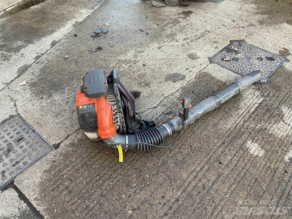 Husqvarna 570BTS Maszyny rolnicze - Inne