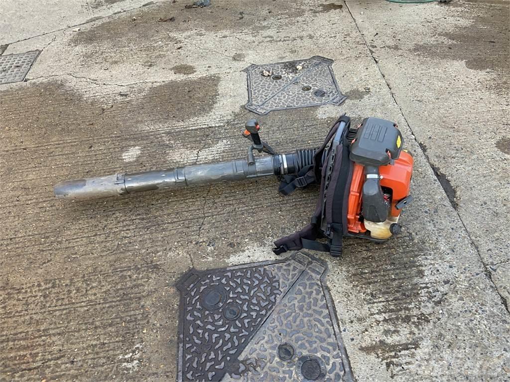 Husqvarna 570BTS Maszyny rolnicze - Inne