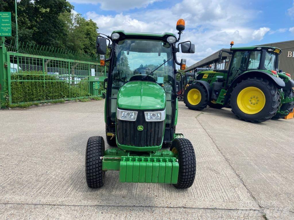 John Deere 3046R Mikrociągniki