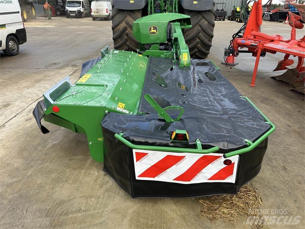 John Deere 331 Kosiarki ze wstępną obróbka paszy