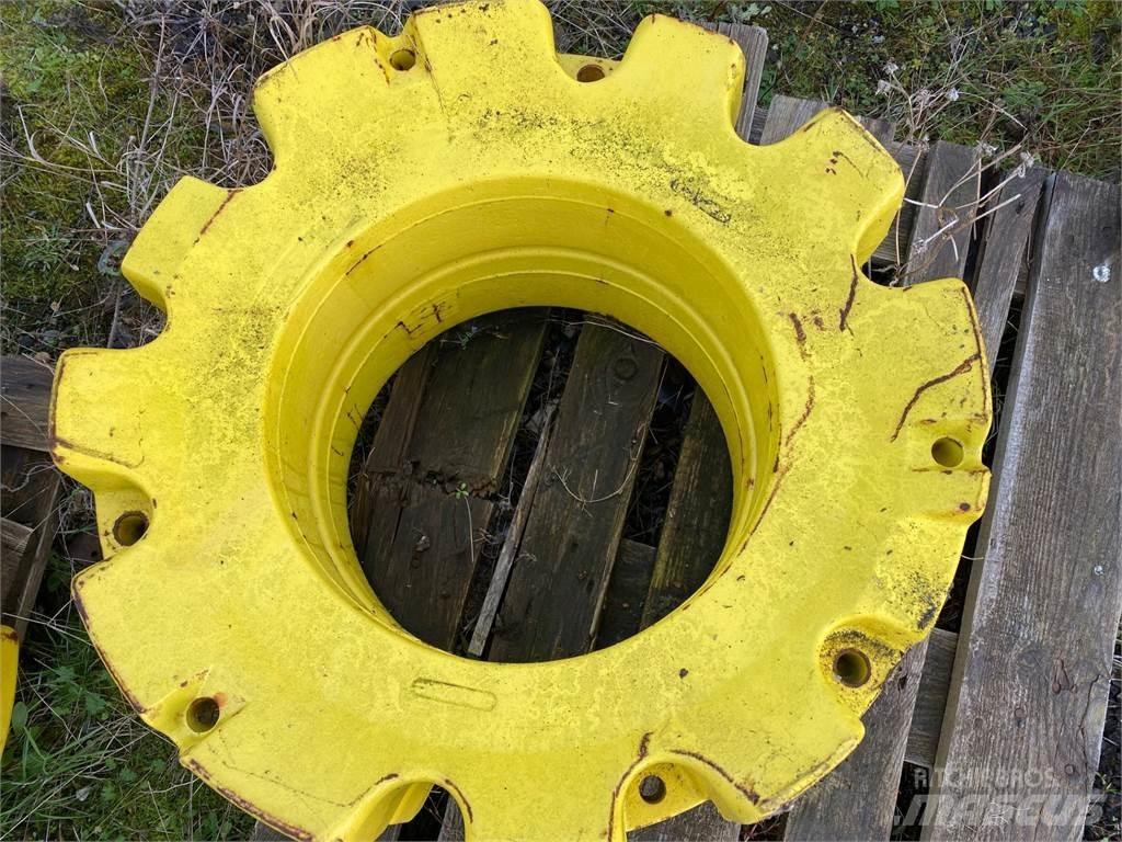 John Deere 600KG Opony, koła i felgi