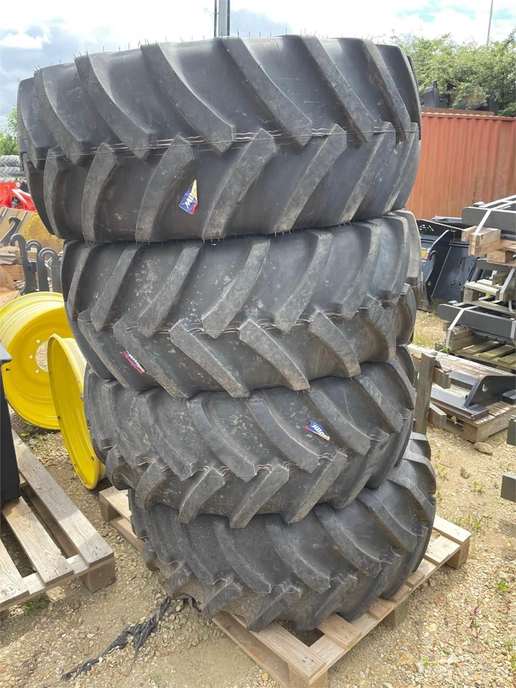 John Deere TYRES Maszyny rolnicze - Inne