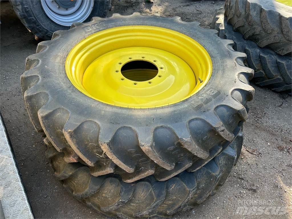 John Deere TYRES Maszyny rolnicze - Inne
