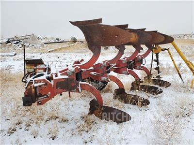 Case IH 145 Pługi