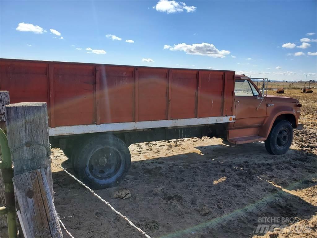 Dodge D600 Inne