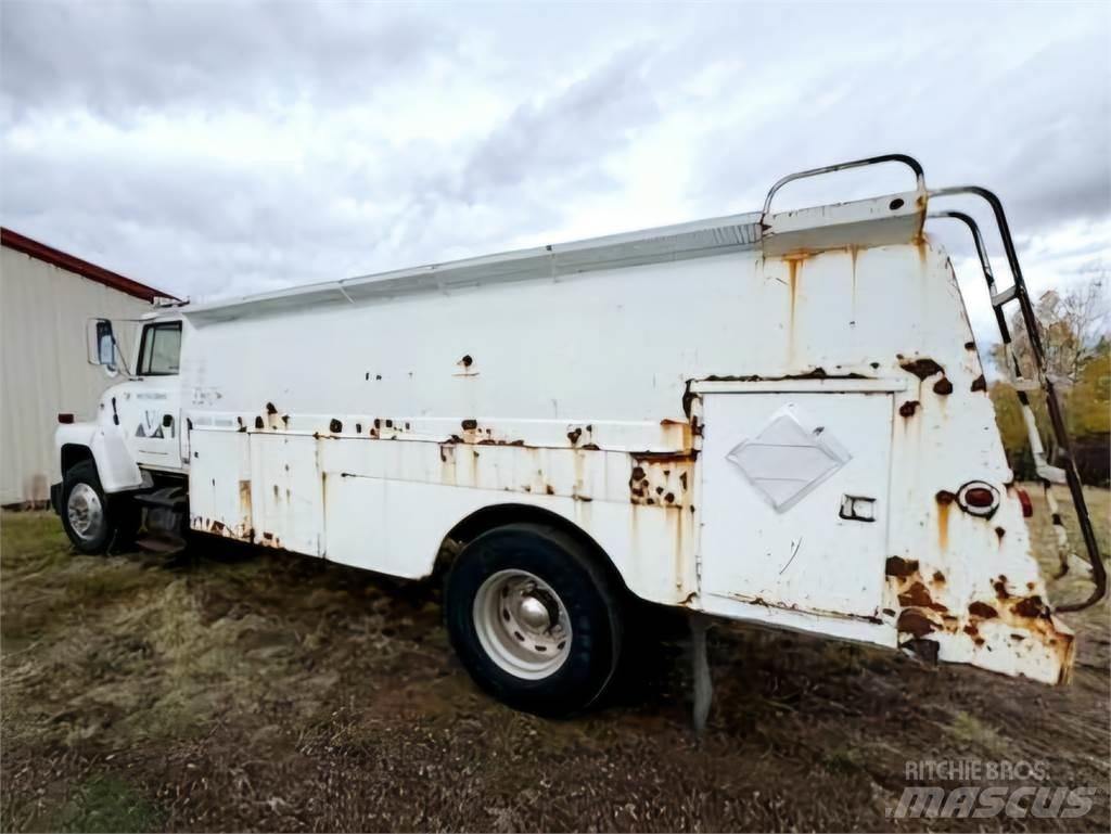 Ford LN8000 Inne