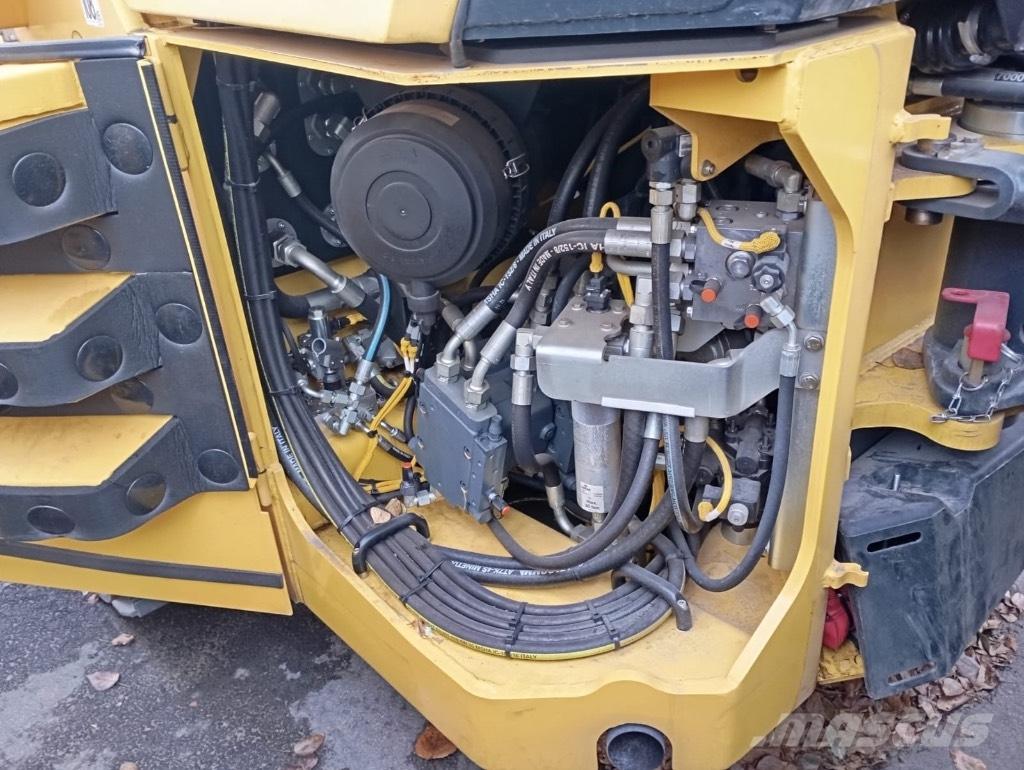 Bomag BW 203 AD-4 Walce dwubębnowe