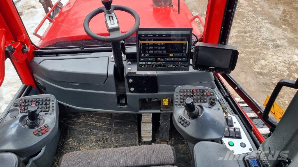 Komatsu 895 Forwardery