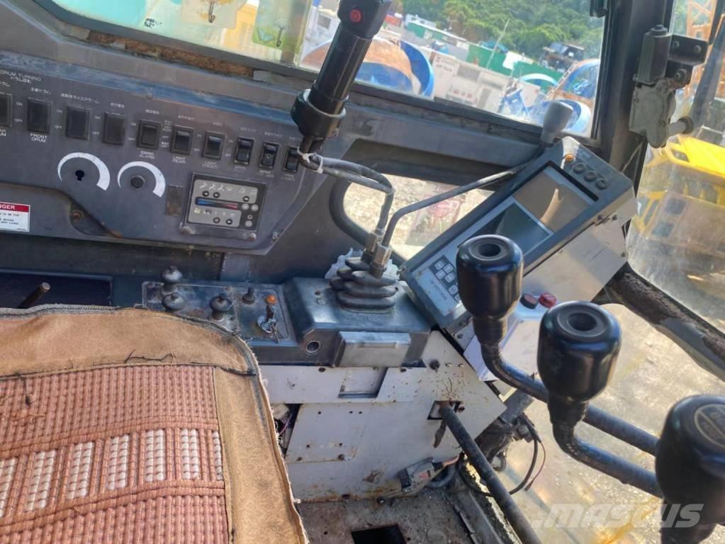 Kobelco CKE 2500 Żurawie gąsienicowe