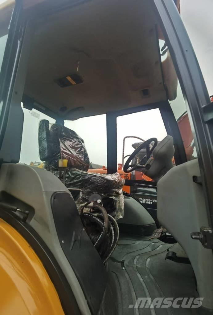 JCB 4 CX Koparko-ładowarki