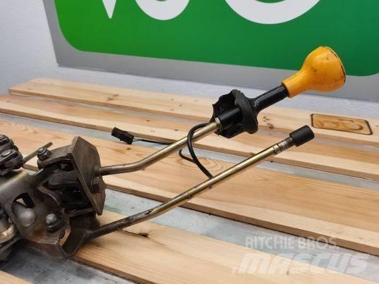 JCB 537-125 joystick Kabina i wnętrze