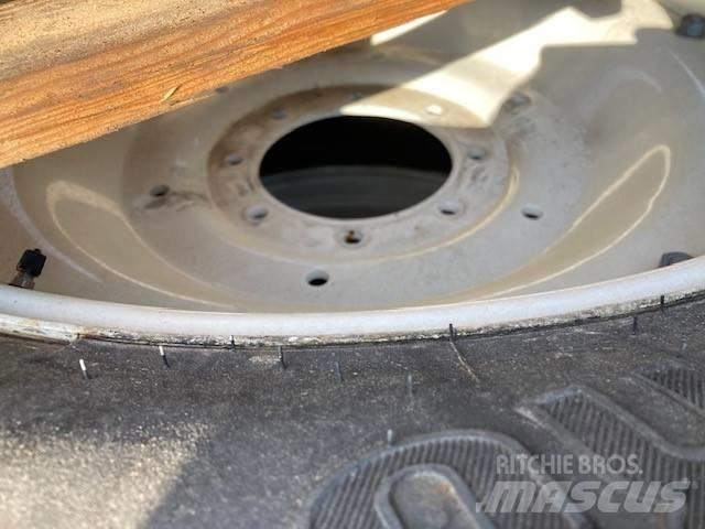 Trelleborg 540/65R34 Opony, koła i felgi