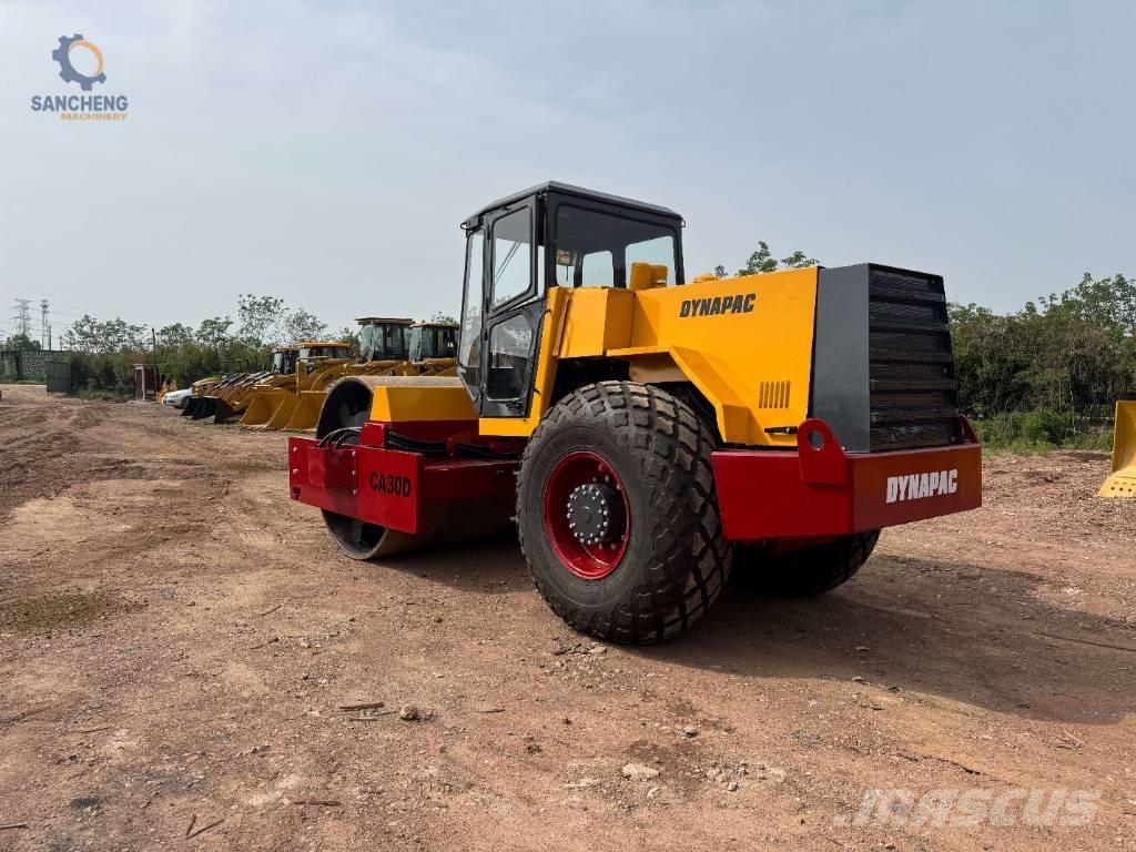 Dynapac CA 30 D Walce jednobębnowe