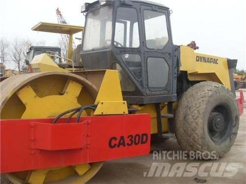 Dynapac CA30D Walce jednobębnowe