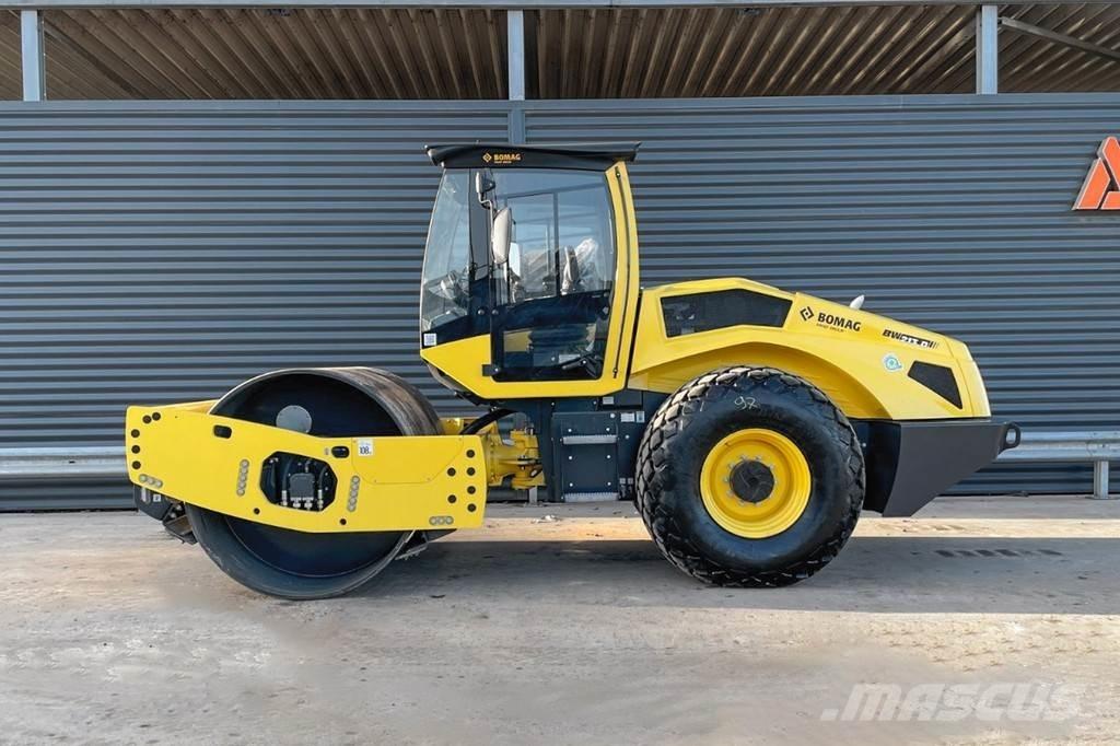 Bomag BW 213 D-5 Walce jednobębnowe
