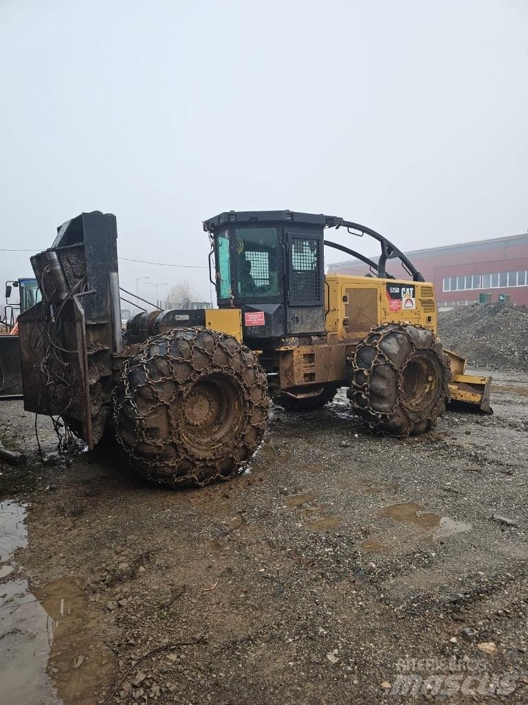 CAT 525 D Skidery
