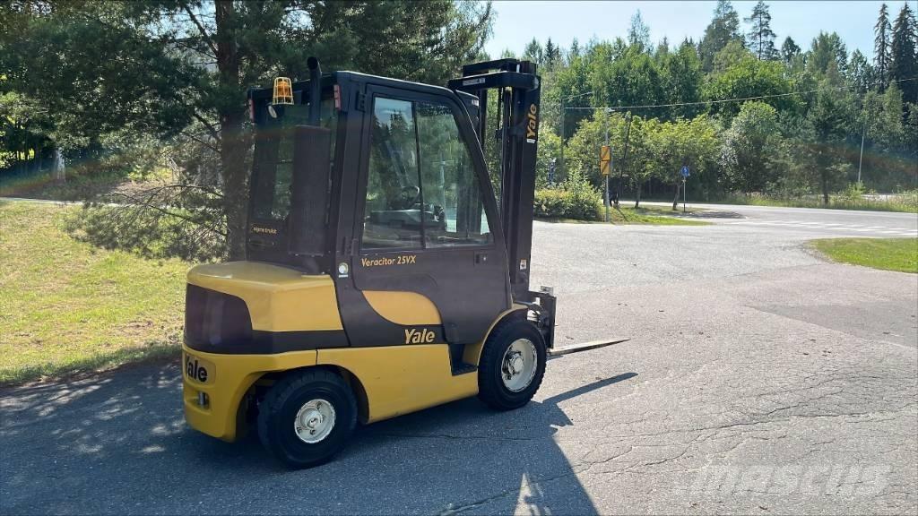 Yale GDP 25 VX Wózki Diesla