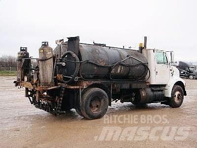 International 8100 Rozściełacze do asfaltu